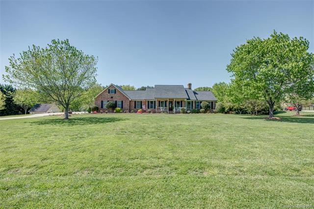 606 Sandycrest Drive - Photo 1
