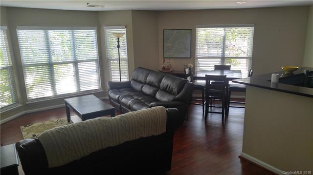 529 Graham Street - Photo 1