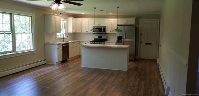 615 Greenway Drive - Photo 1