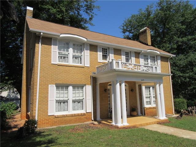 625 2nd Street - Photo 1