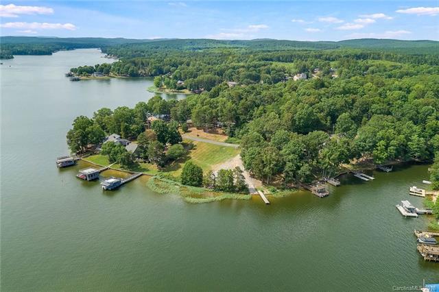 216 Shoreline Drive - Photo 1