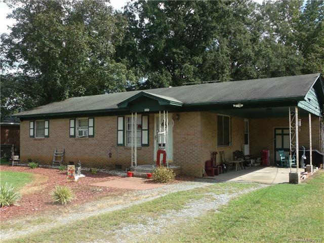1009 Sylvia Circle - Photo 1