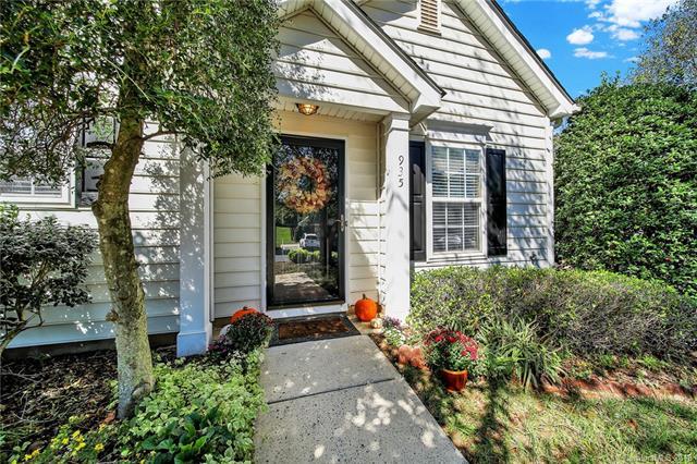 935 Heritage Parkway - Photo 1