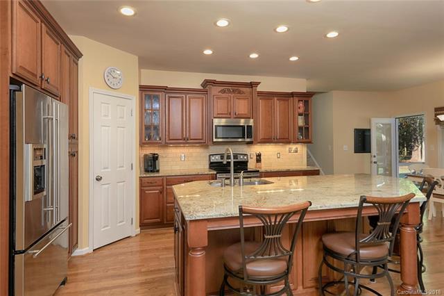 144 Fernbrook Drive - Photo 1