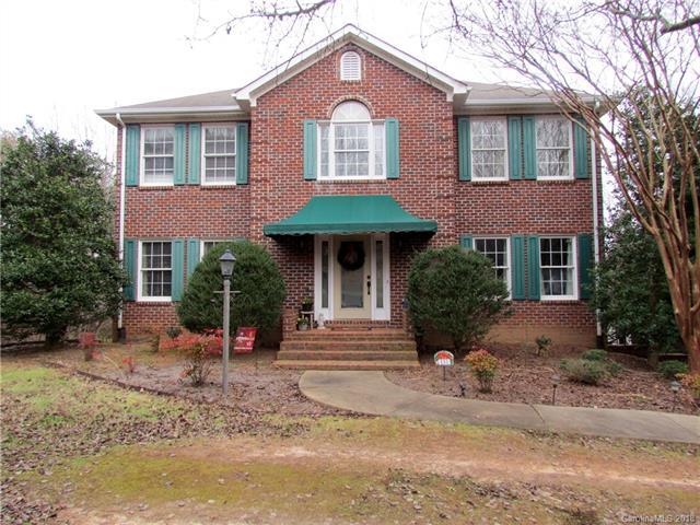 131 Briarwood Drive - Photo 1