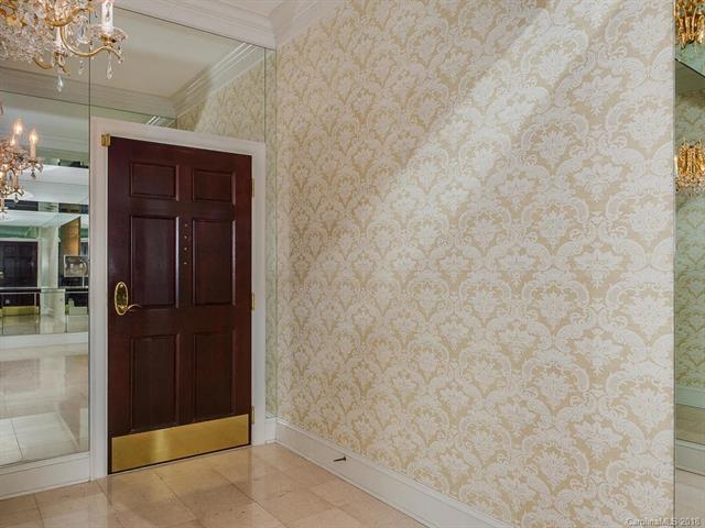 2445 Selwyn Avenue - Photo 1