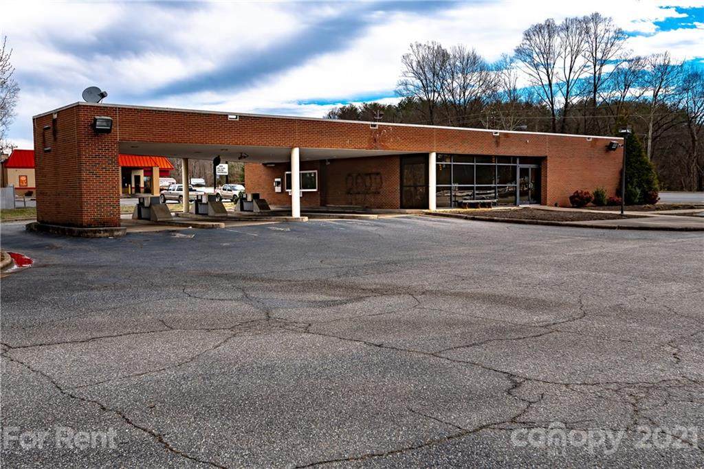 676 Morganton Boulevard - Photo 1