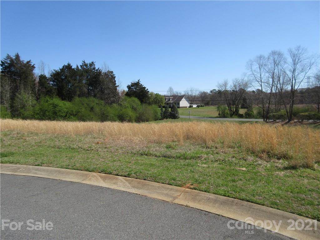 609 Muirfield Drive - Photo 1