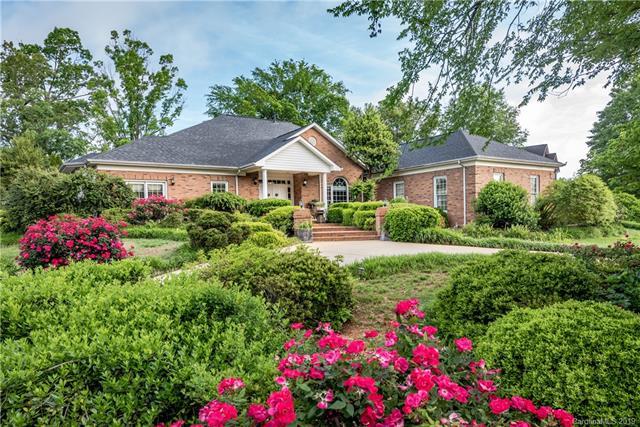 5400 Tanglewood Drive - Photo 1