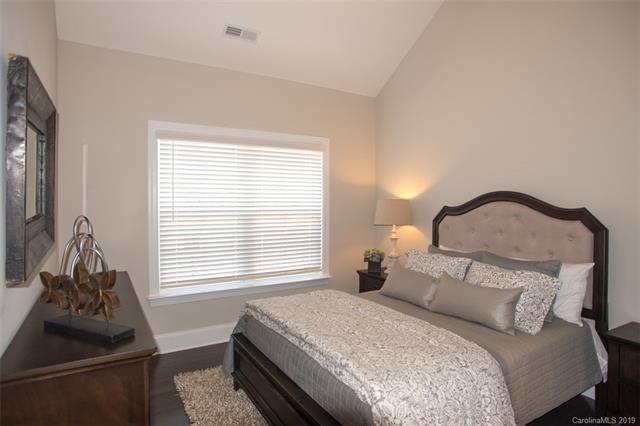 137 Adelaide Way - Photo 1