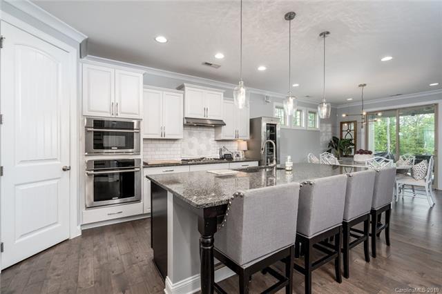 10941 Vanguard Parkway - Photo 1