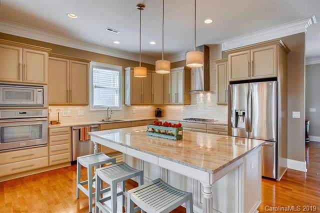 2705 Chasemont Drive - Photo 1