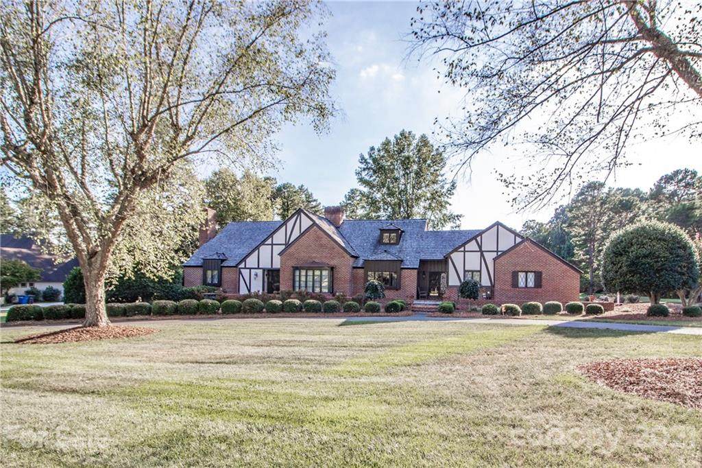 510 Saint Andrews Road - Photo 1