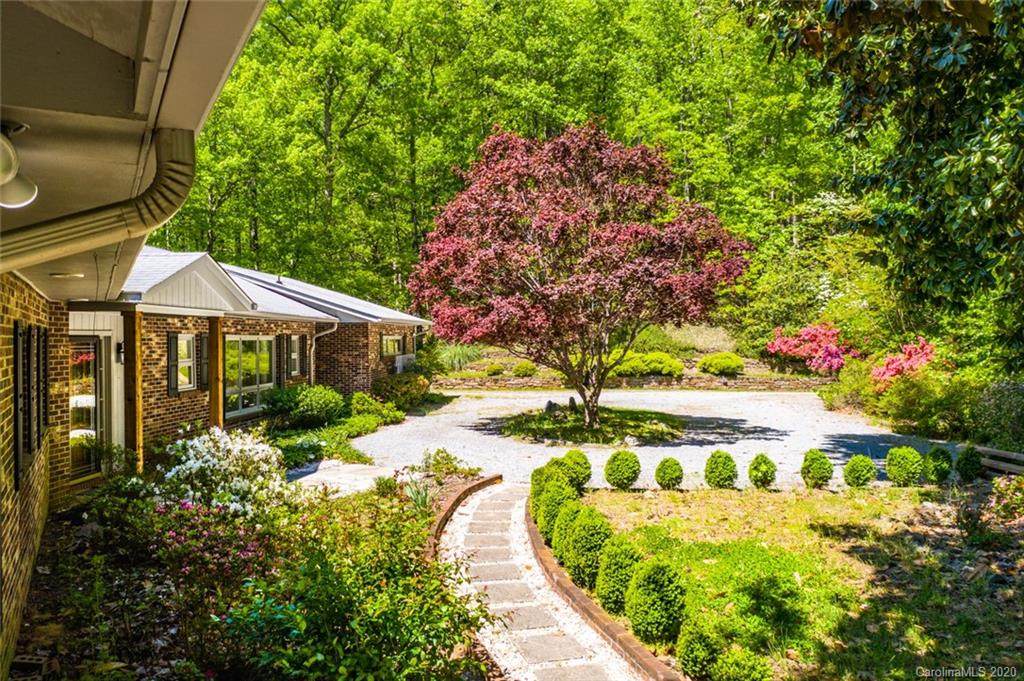 226 Mountain Shadows Lane - Photo 1