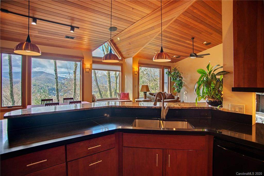 341 Shepard Way - Photo 1