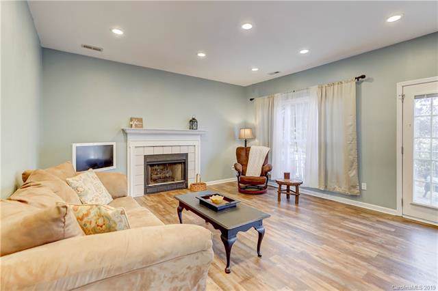 109 Pebble Creek Crossing - Photo 1