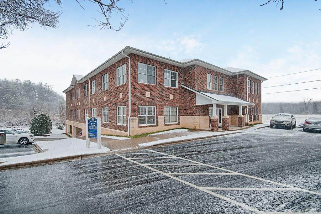 120 Chadwick Square Court - Photo 1