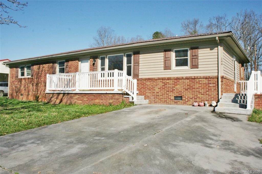 144 Woodside Drive - Photo 1