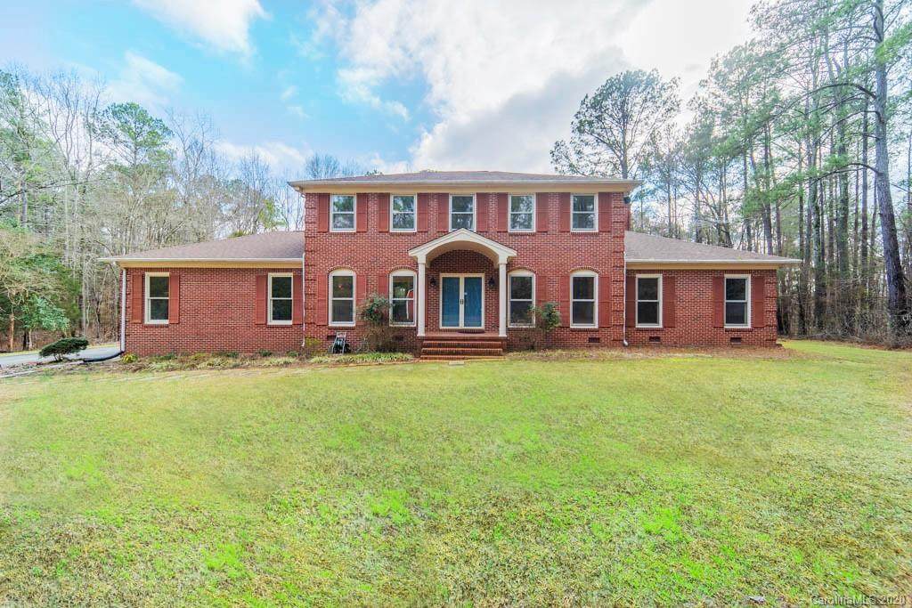 892 Pineview Lakes Road - Photo 1