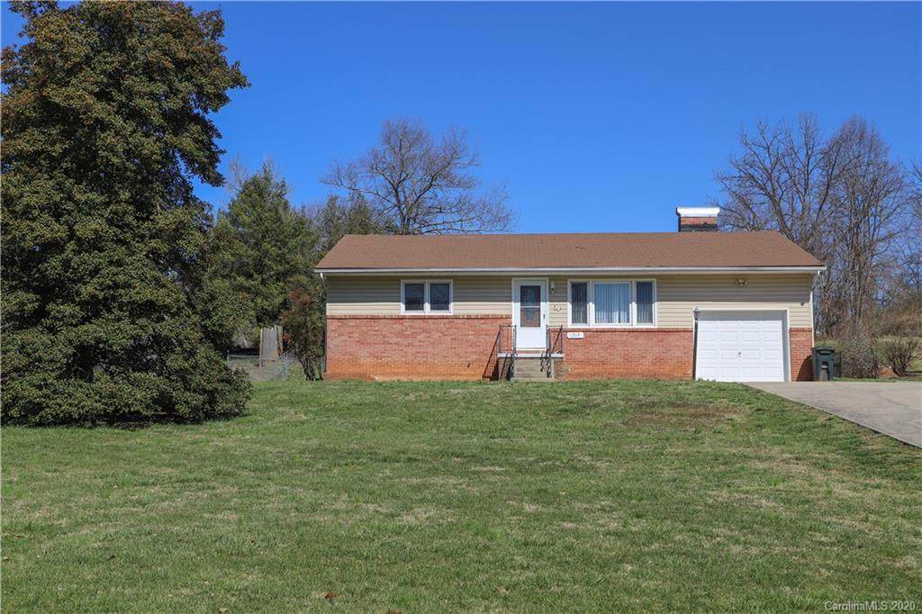 1215 Hendersonville Highway - Photo 1