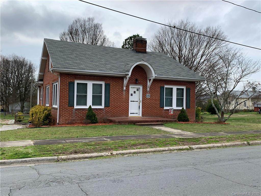 206 Mills Street - Photo 1