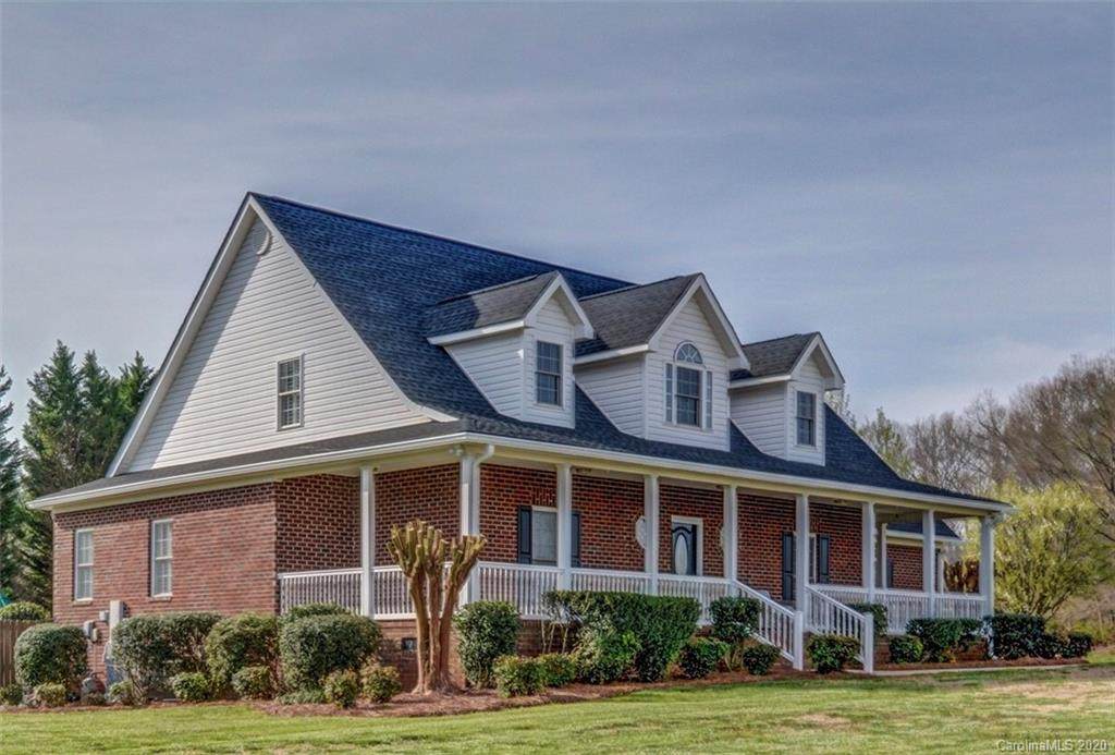 403 Patrick Henry Court - Photo 1