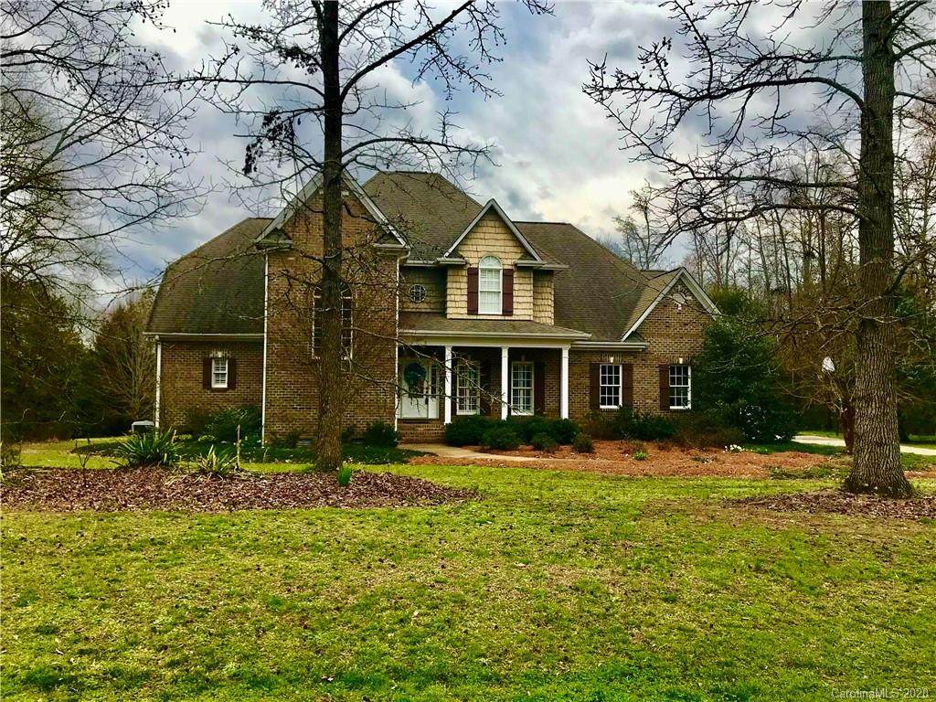 724 Admirals Way - Photo 1
