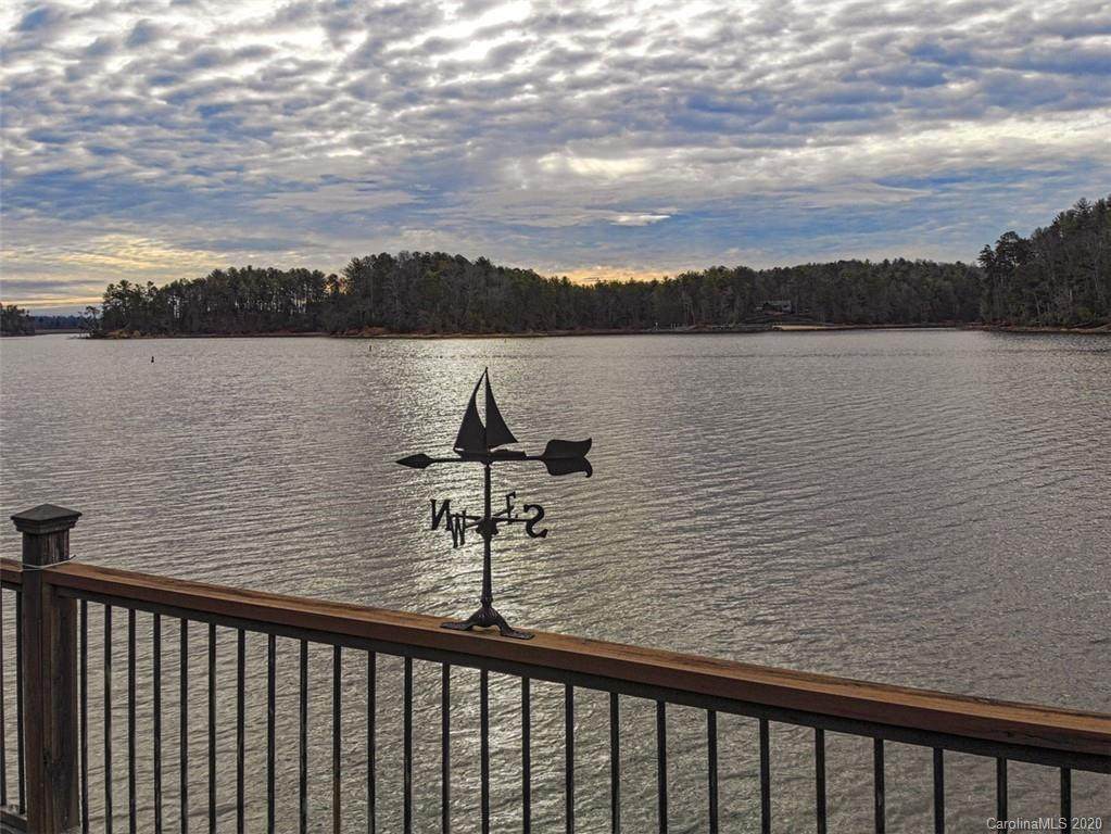 1009 Lake Club Drive - Photo 1