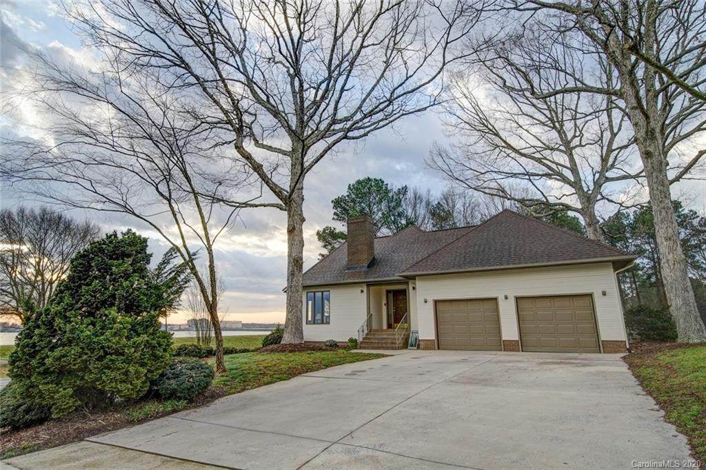 8050 Ravenwood Lane - Photo 1
