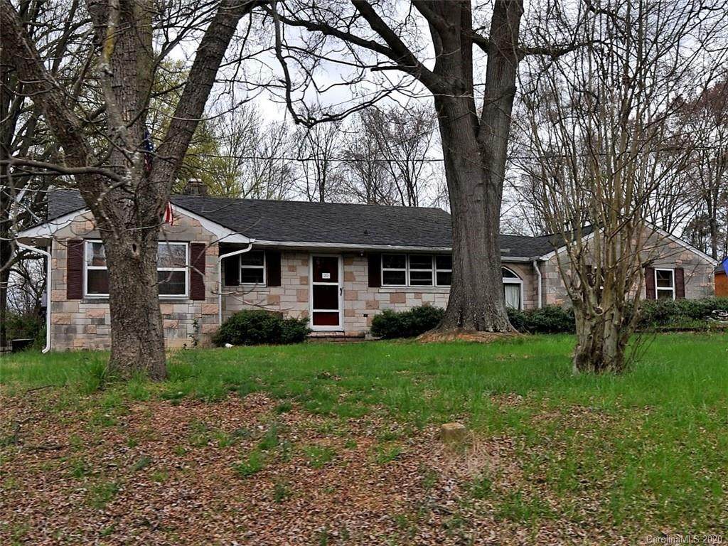 7812 Tuckaseegee Road - Photo 1