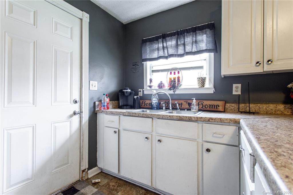 107 Drake Street - Photo 1