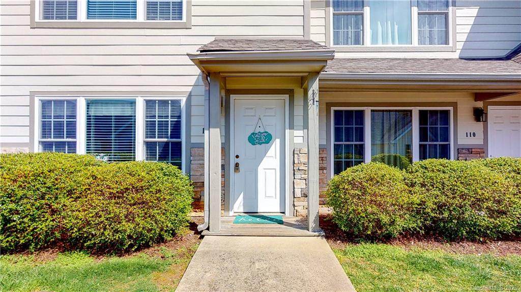 108 Rotunda Circle - Photo 1