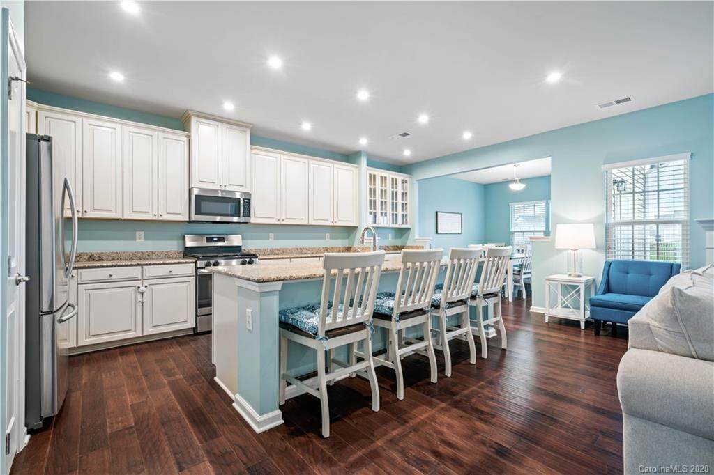 1749 Scarbrough Circle - Photo 1