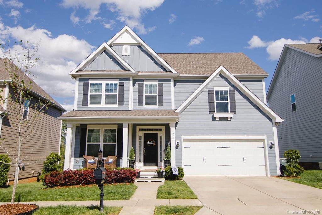 527 Lakeview Drive - Photo 1