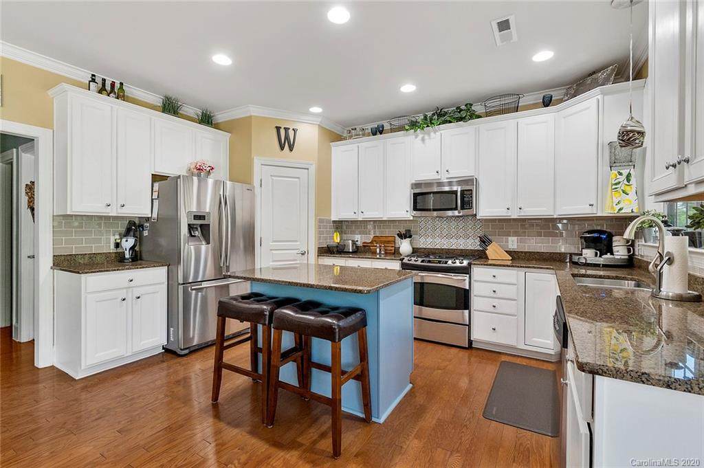 5092 Cressingham Drive - Photo 1