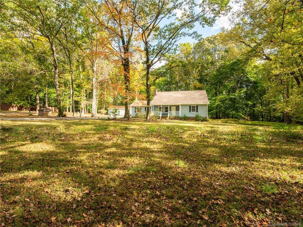 2540 Bain Farm Road - Photo 1