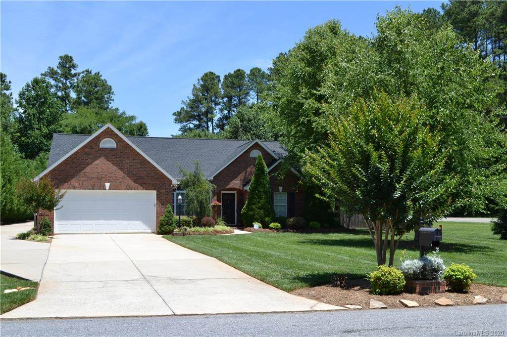 106 Hideaway Lane - Photo 1