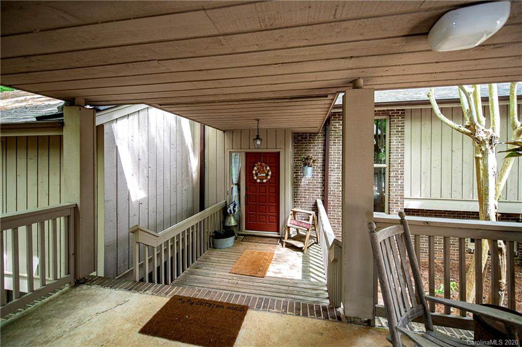 6 Oakwood Court - Photo 1 6 Oakwood Court - Photo 1