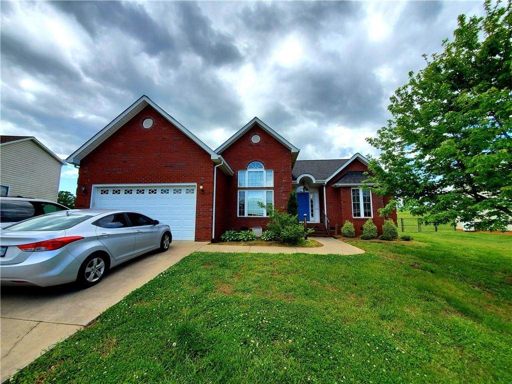 115 Brookview Drive - Photo 1