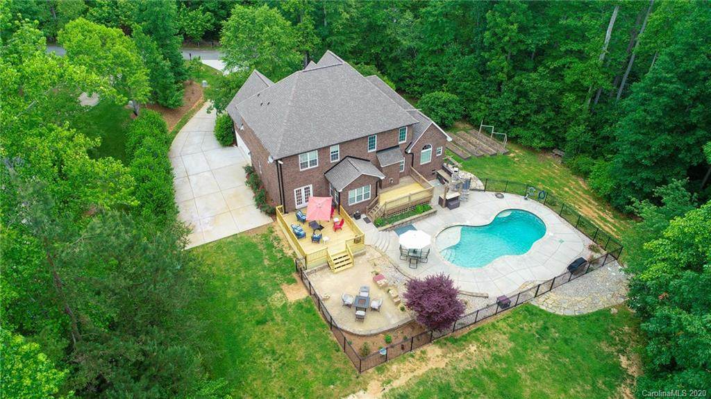 516 Shady Oaks Drive - Photo 1 516 Shady Oaks Drive - Photo 1
