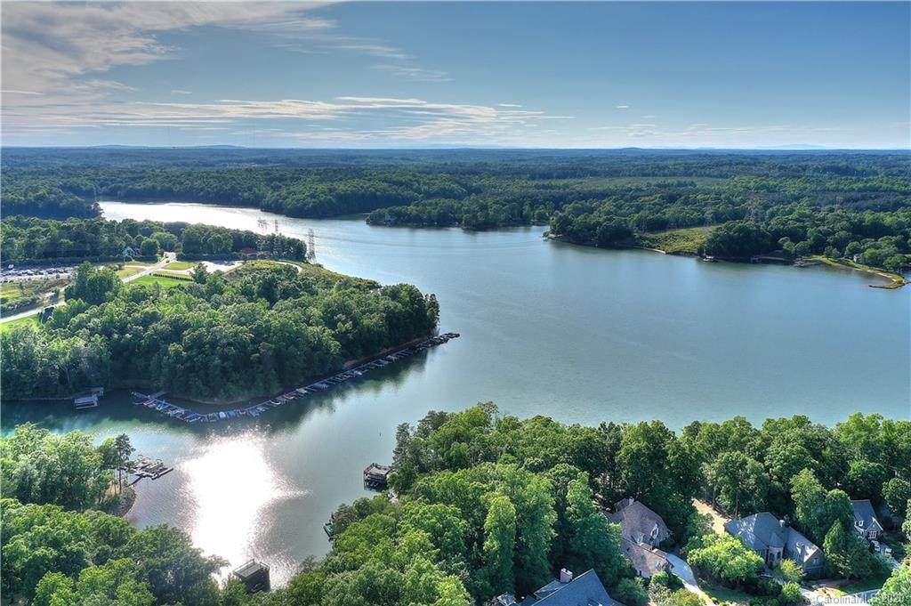2701 Mt Isle Harbor Drive - Photo 1