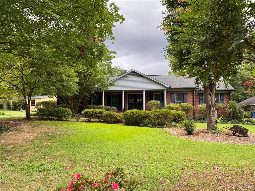 261 Windsor Drive - Photo 1