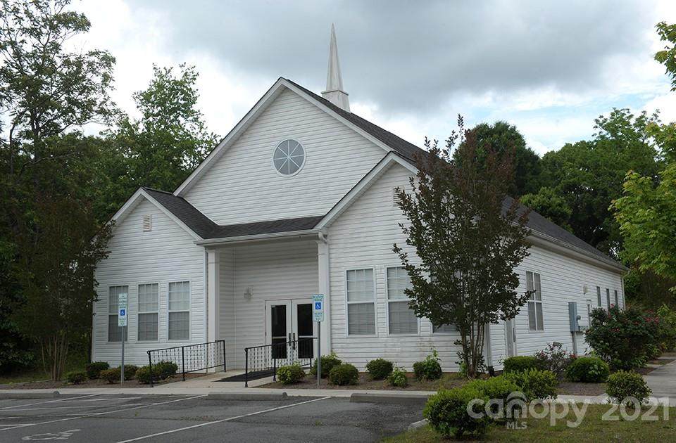 2301 Glendale Avenue - Photo 1