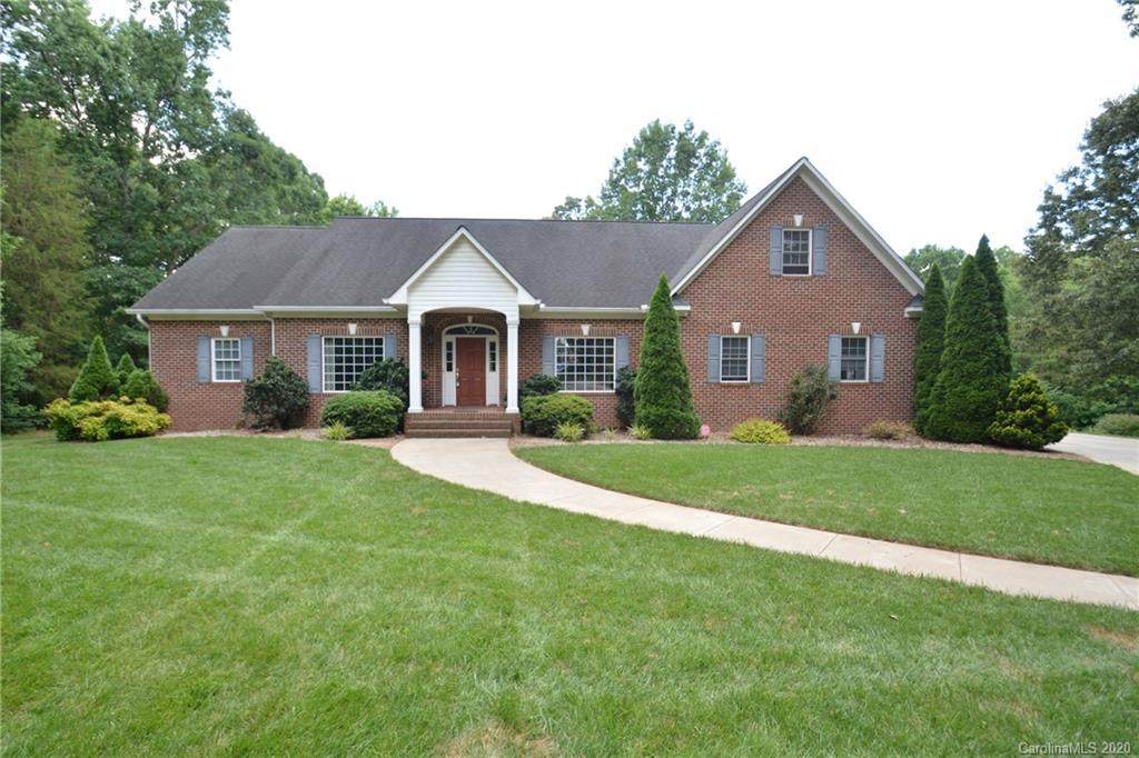 214 Foxglove Drive - Photo 1