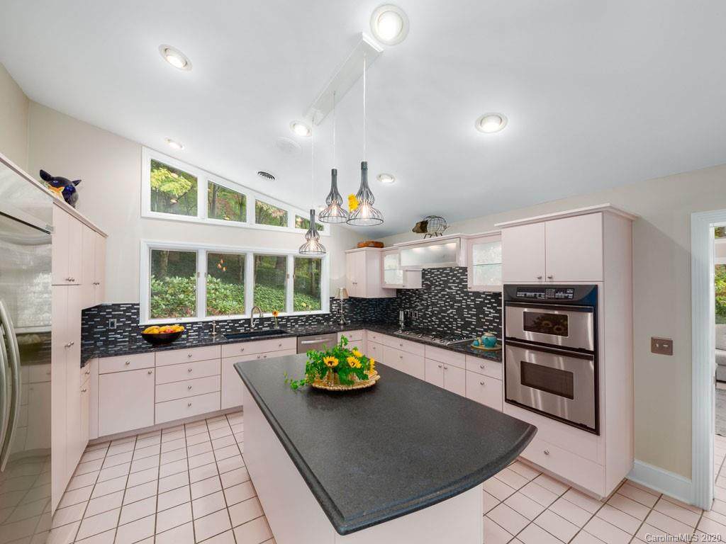 200 Robinhood Road - Photo 1