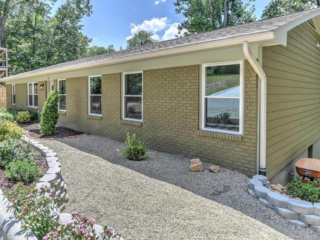 16 Woodstock Lane - Photo 1