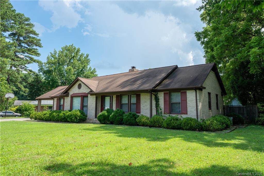 115 Lancelot Road - Photo 1