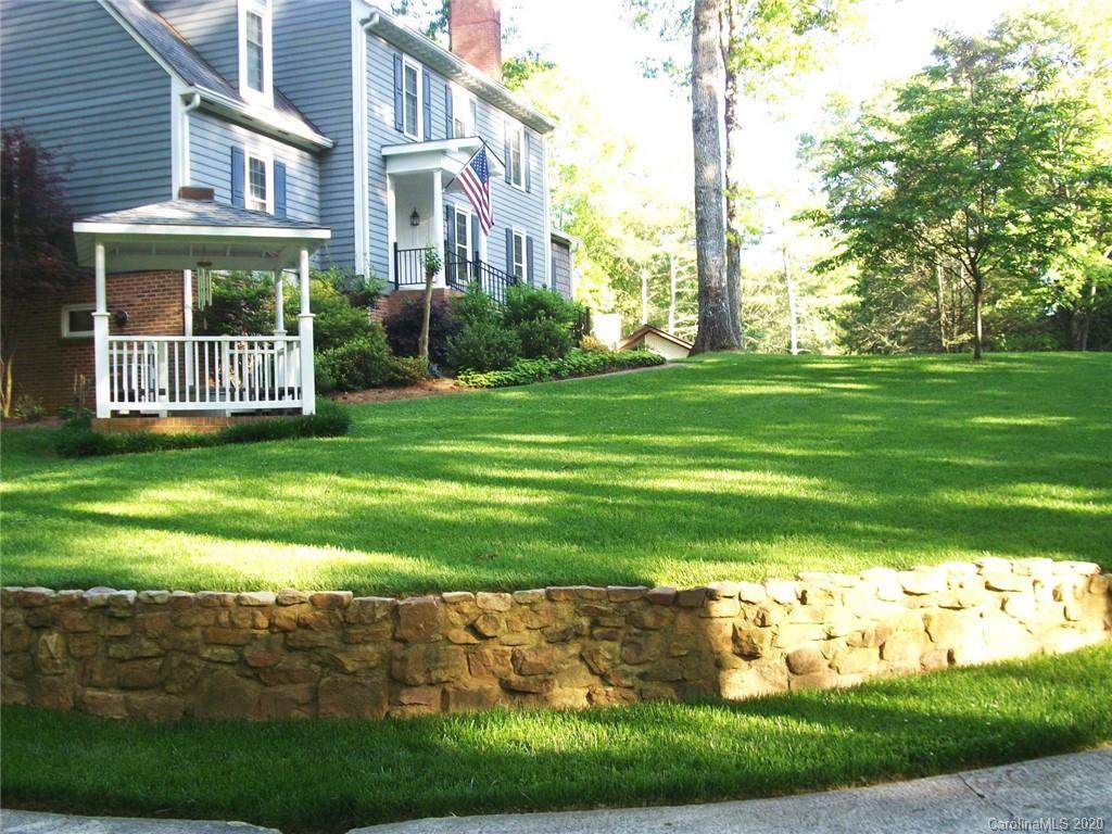 1020 Ridgewood Drive - Photo 1