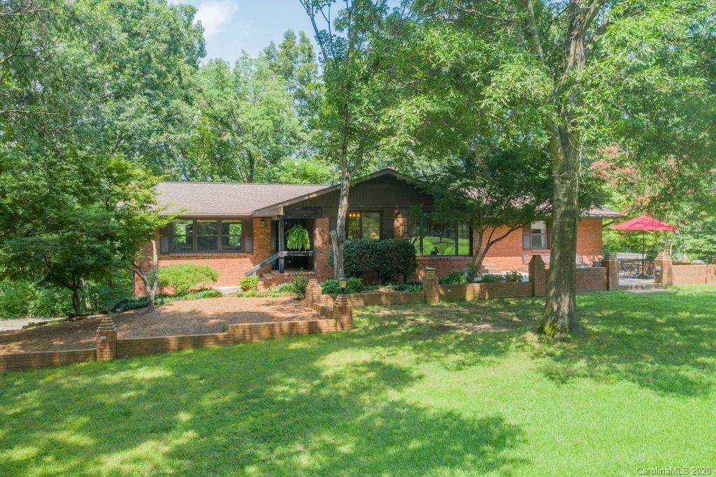 546 Devereaux Place - Photo 1