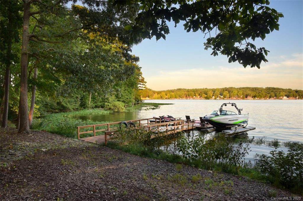 126 Moratock Point - Photo 1